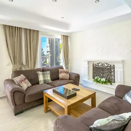 Golden-oludeniz'de Doga Manzarali Luks Villa